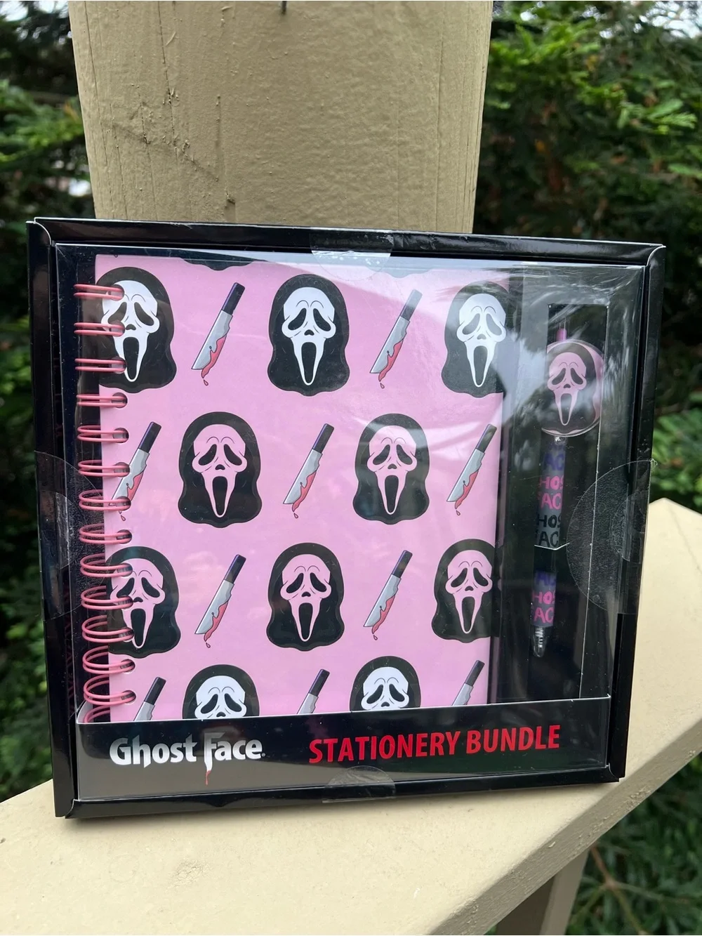 PINK GHOST FACE STATIONARY SET